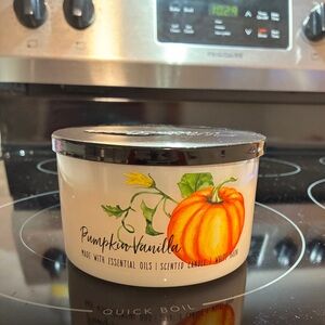 Bath and body works White Barn Rare old release Pumpkin vanilla 3 Wick candle